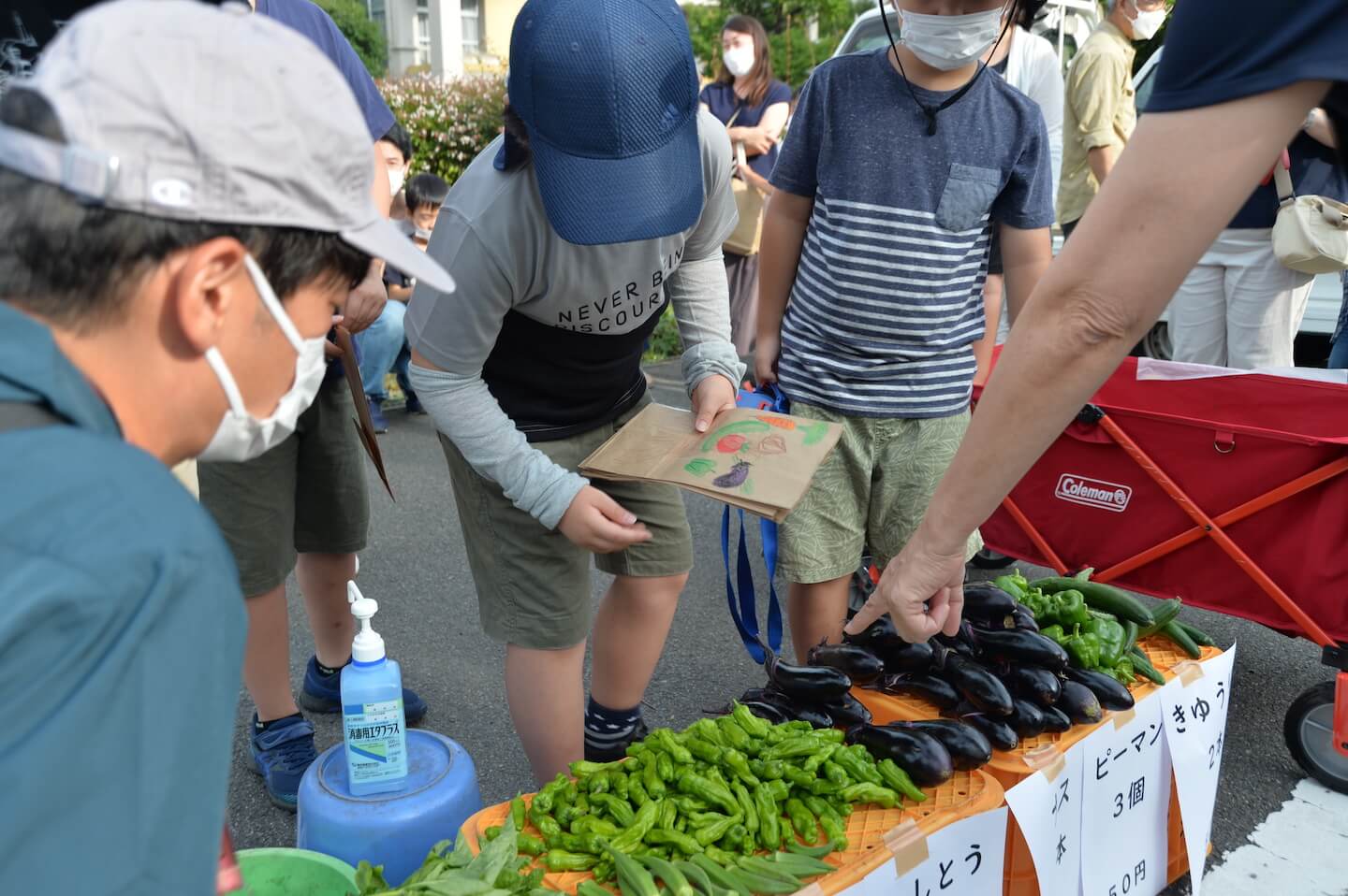 小学生による野菜販売